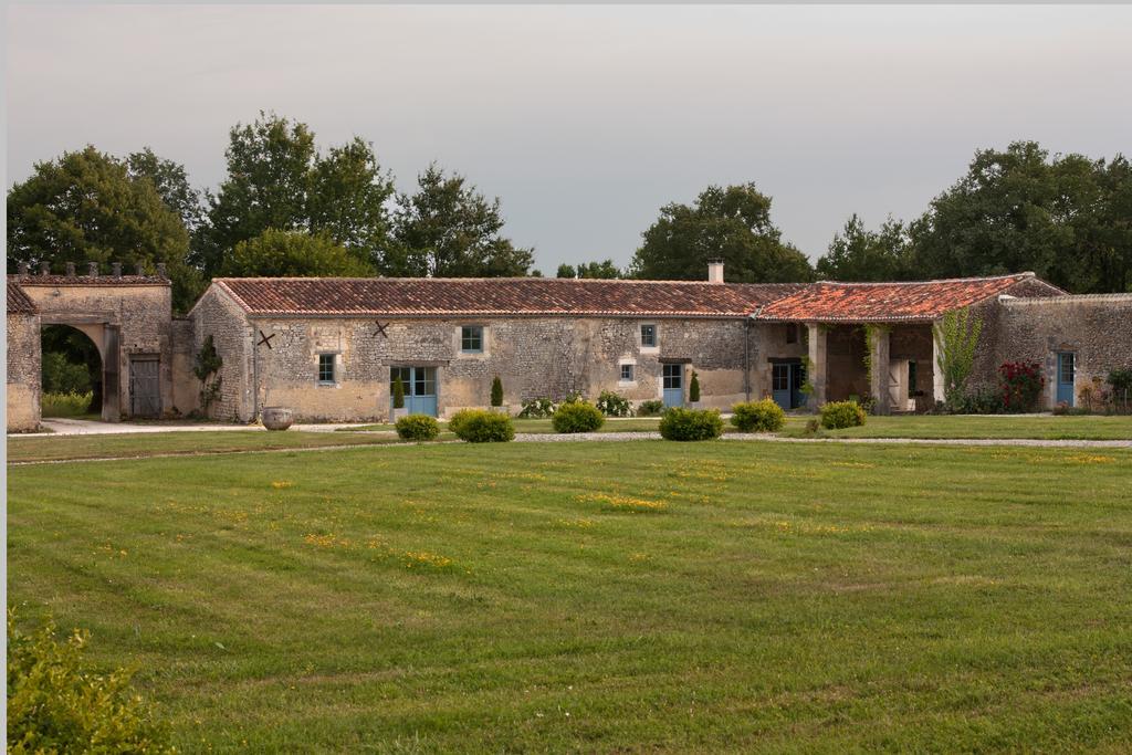 Chambres D'Hotes Logis De L'Astree Saint-Bris-des-Bois Exterior photo