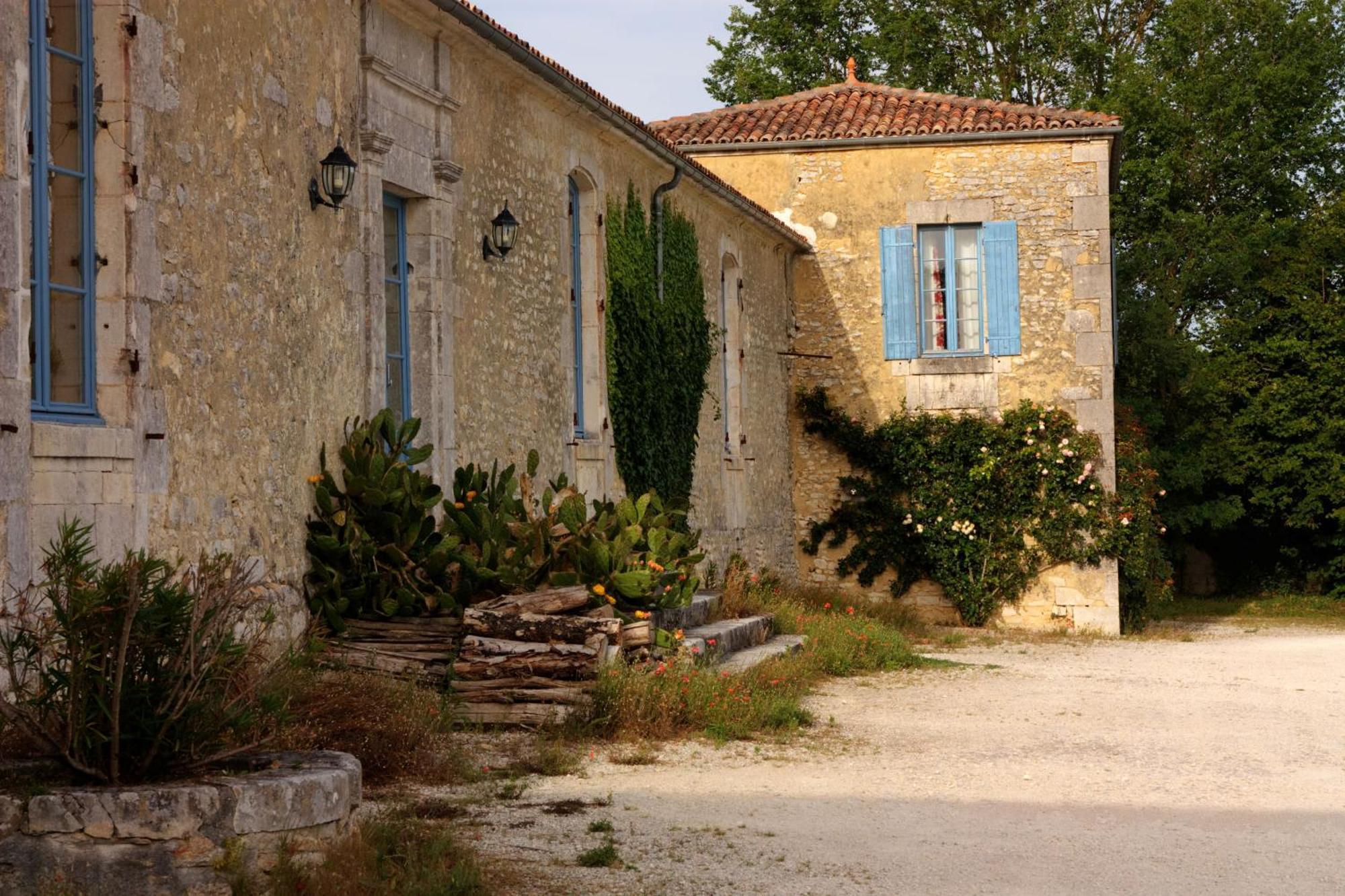 Chambres D'Hotes Logis De L'Astree Saint-Bris-des-Bois Exterior photo